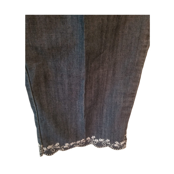 Christopher Banks Capri Short Blue Women's Jeans Size 12 34 Inseam 20 in - Picture 4 of 8